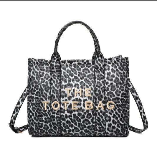 JM1595 Snow leopard Tote Bag